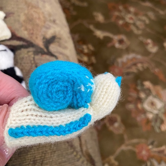 Set of 6 Knitted Yarn Finger Puppets - Picture 4 of 11